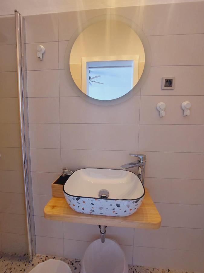 Vinko Rooms Primošten Buitenkant foto