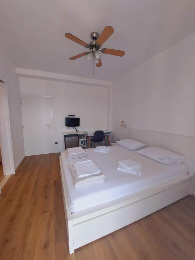 Vinko Rooms Primošten Buitenkant foto