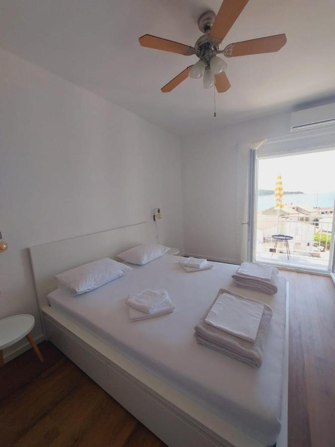 Vinko Rooms Primošten Buitenkant foto