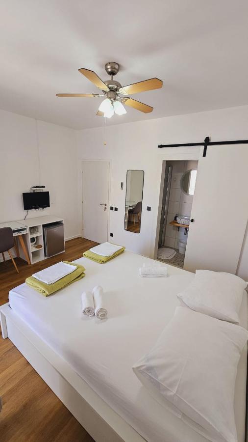 Vinko Rooms Primošten Buitenkant foto